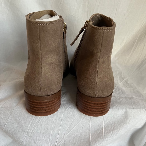 BRAND NEW In Box Size 6.5M J.Crew Grey Flat Ankle Boots Sueded Side Zip BT276 - Picture 4 of 11